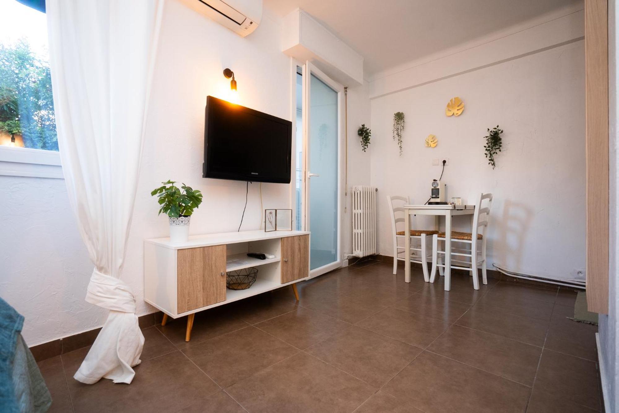 Location Studio Avec Loggia Apartment Antibes Ngoại thất bức ảnh